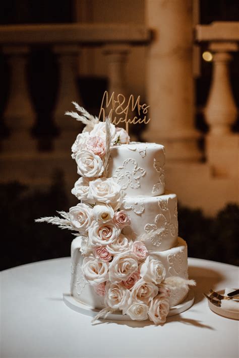 wedding cake designs 2022.